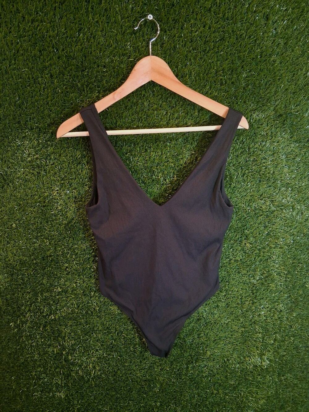 House of Harlow 1960 Black Ribbed V-Neck Bodysuit Sleeveless Women's Sz L